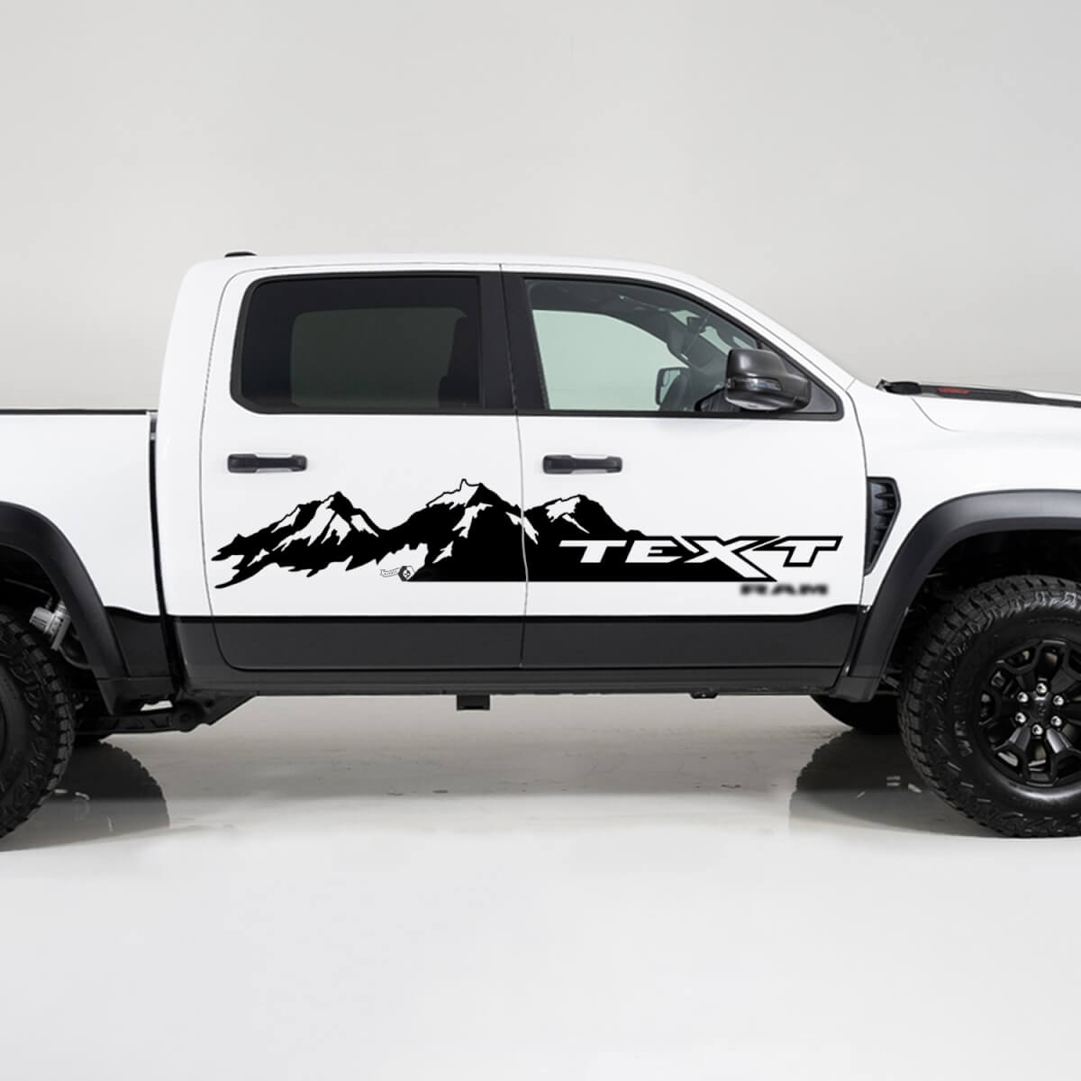 Adesivo in vinile con catena montuosa e testo personalizzato per Dodge Ram 1500