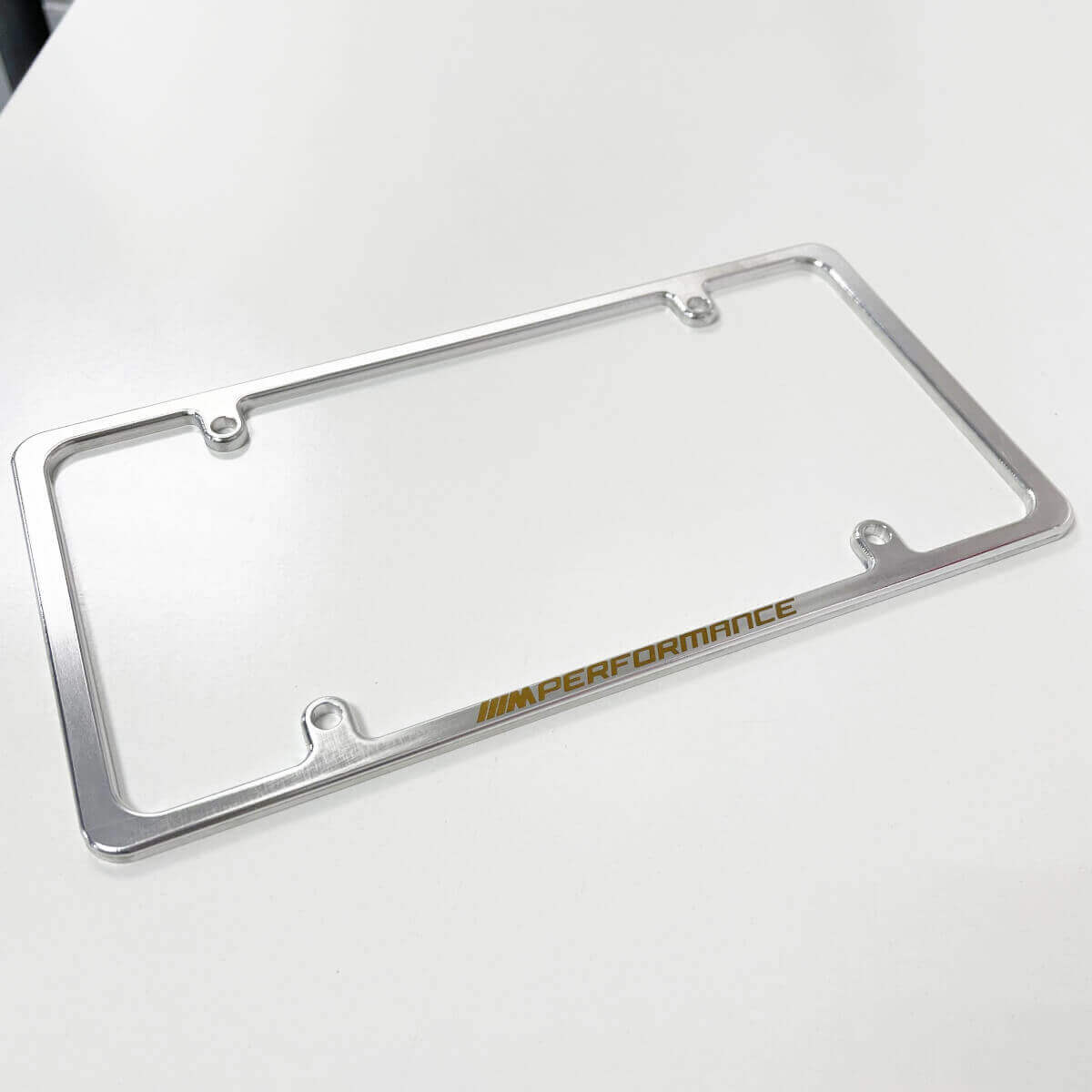 Cornice sottile per targa USA in alluminio billet stile M Performance