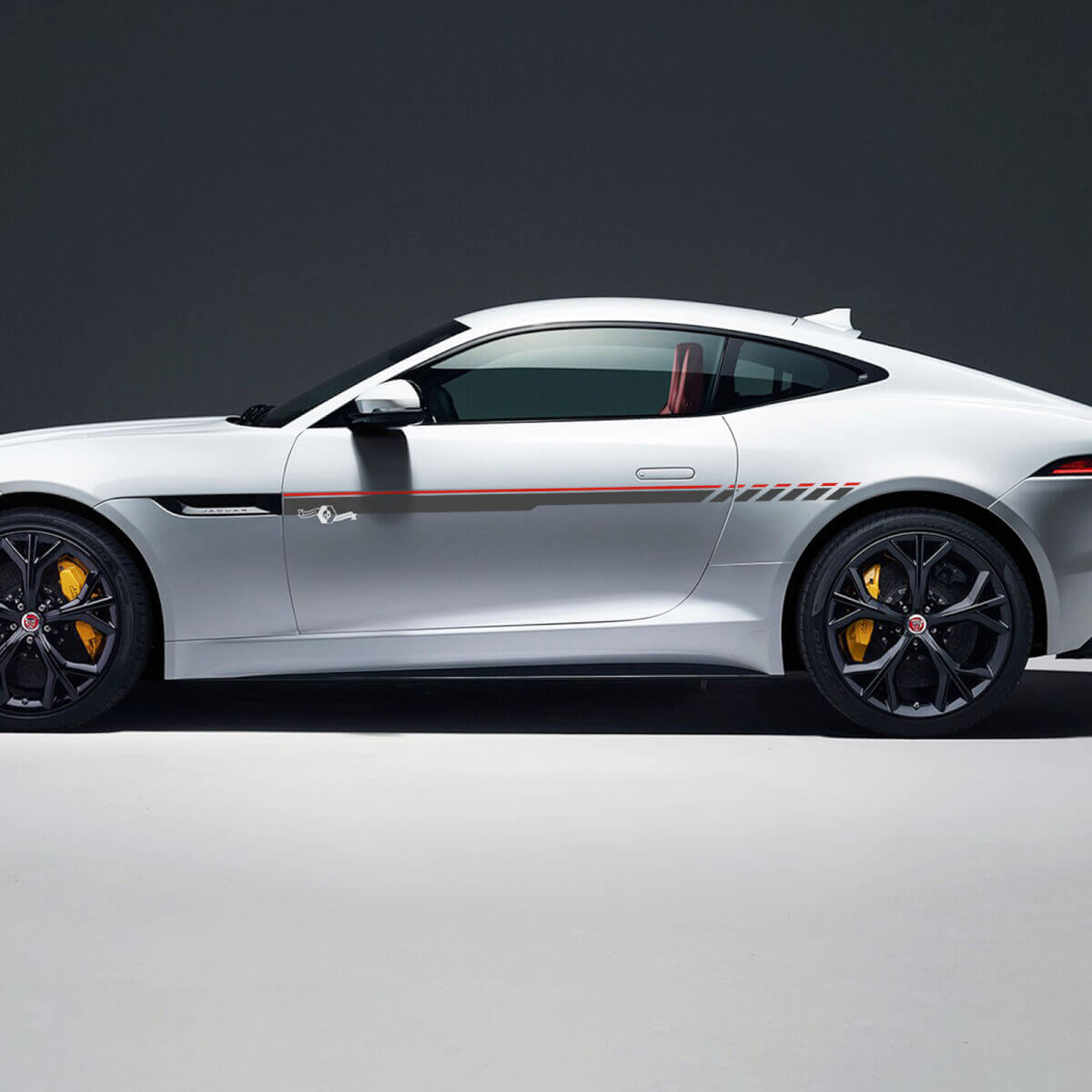 Coppia Jaguar F-Type R Side Racing Graphics Doors Stripe Decalcomania bandiera a scacchiera Adesivo logo 2 colori

