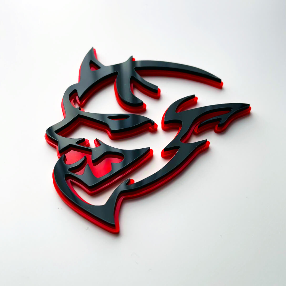 Dodge Demon 3D Badge Fender Badge Emblema Rosso vs Nero 1
