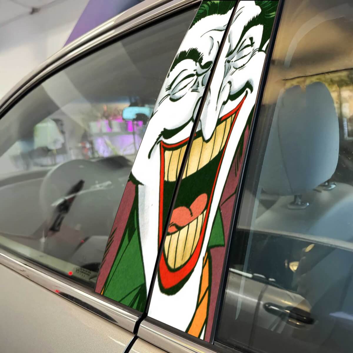 Adesivo per decalcomanie per auto con porte a pilastro in stile Joker, grafica personalizzata in vinile per lo styling del veicolo
