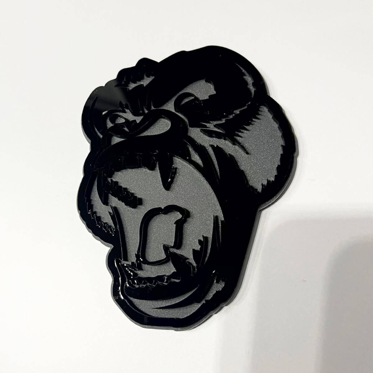 Distintivo 3D personalizzato Emblema dei distintivi della griglia anteriore del portellone posteriore del parafango Gorilla arrabbiato
