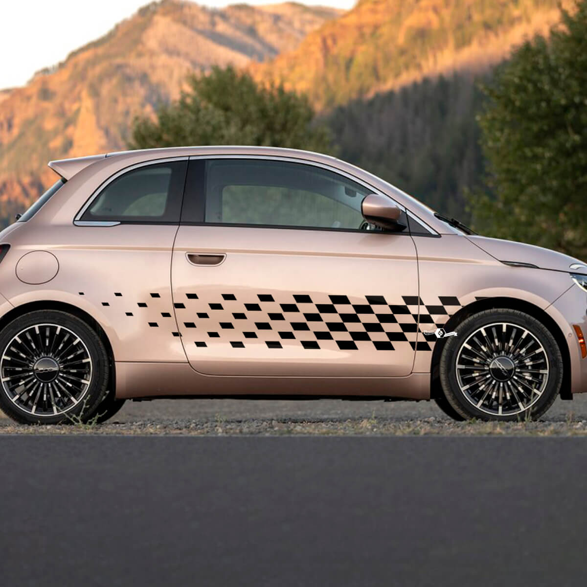 Stripe grafiche laterali a scacchi pannelli a scacchi per la Fiat 500
