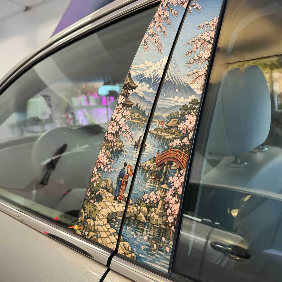 Adesivo in Vinile per Porte a Colonna Monte Fuji con Fiori di Ciliegio