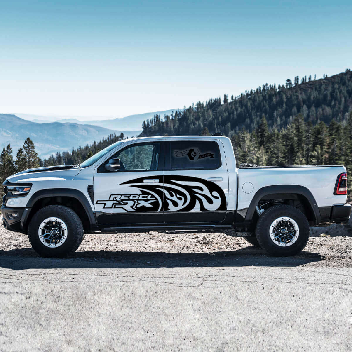 Kit Adesivi Laterali in Vinile con Fiamme Stile Tribale per Dodge Ram Rebel TRX 2021+