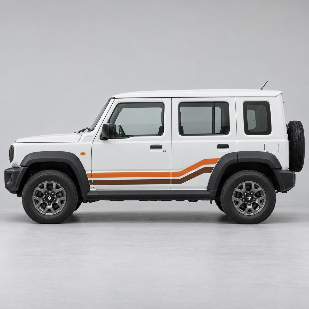 Kit di Adesivi Laterali in Vinile Doppio Diagonale per Maruti Suzuki Jimny Alpha a Cinque Porte 2023