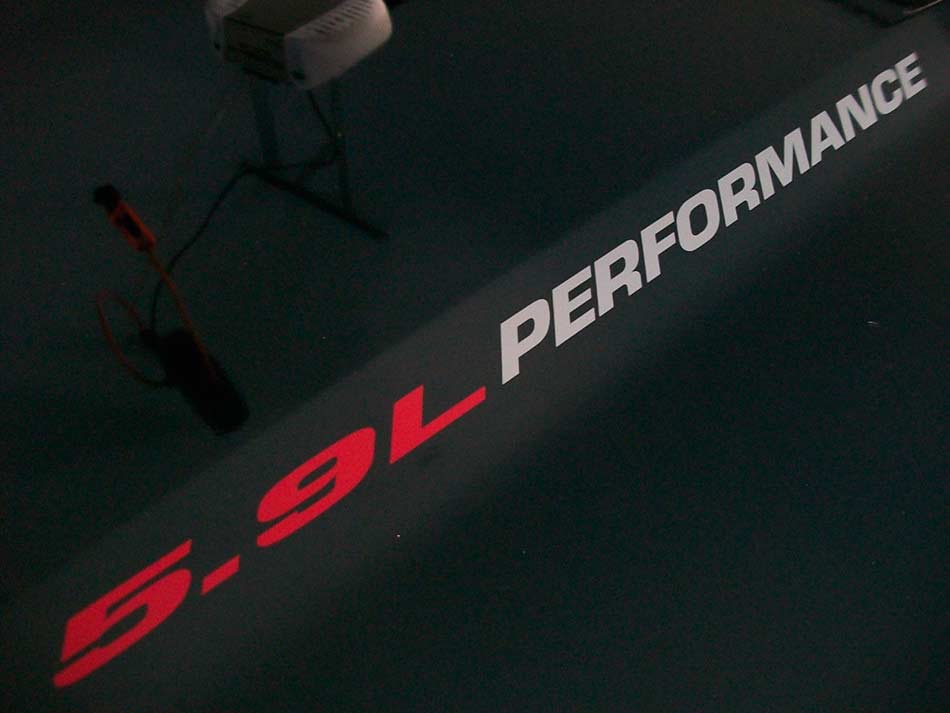 Coppia di Adesivi in Vinile per Cofano Performance 5.9L per Dodge Ram Cummins