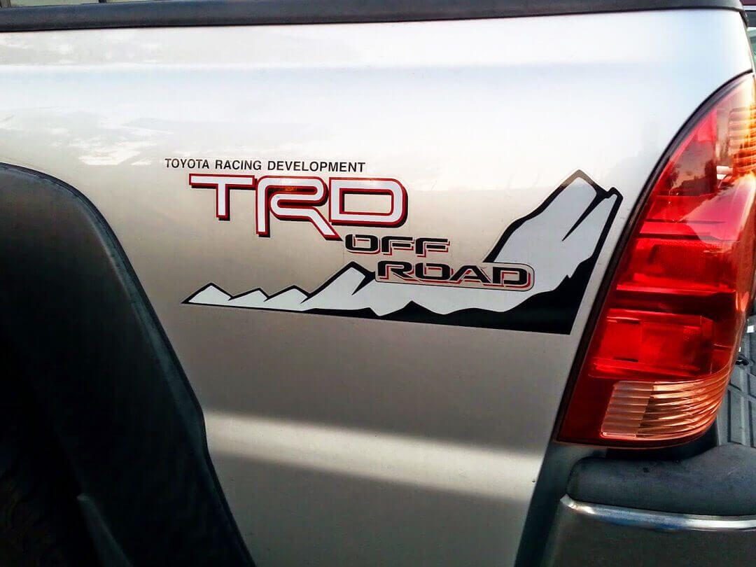 Set di adesivi laterali in vinile TRD Off Road Mountain Bed per camion Toyota