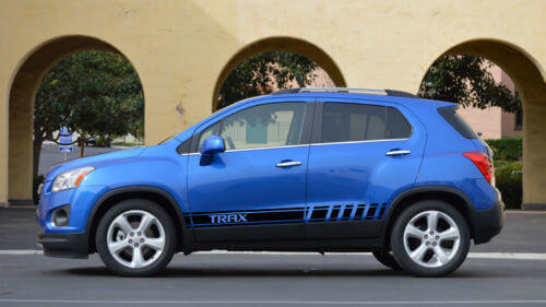 2 adesivi in ​​vinile con grafica multipla a colori Chevrolet Trax Symbol Car Racing
