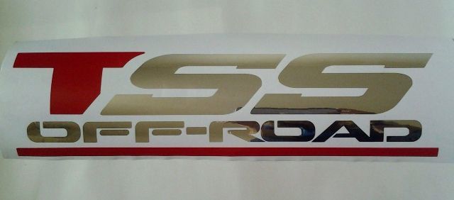 TOYOTA TSS OFF ROAD DECALS ADESIVI, rosso e argento cromato (SET)