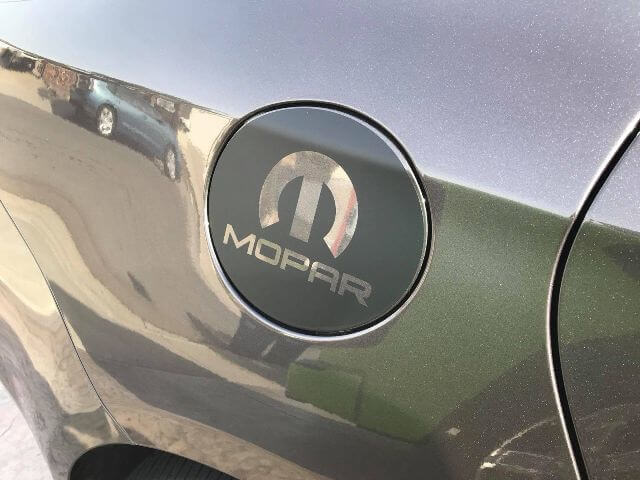 Adesivo Vinilico per Sportello Carburante Mopar per Dodge Dart 2013-2020
