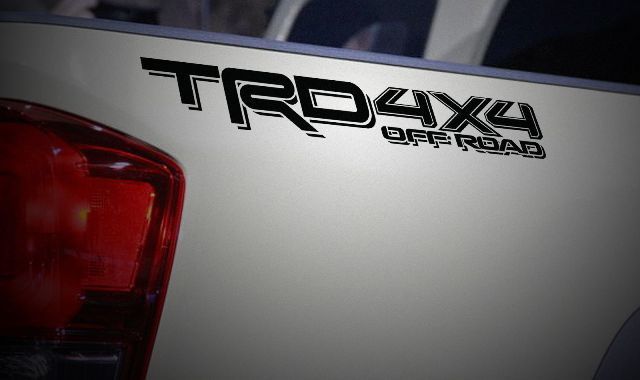 Kit di Adesivi in Vinile Stile TRD 4x4 Off Road per Fiancate Cassone Toyota Tacoma 2016
