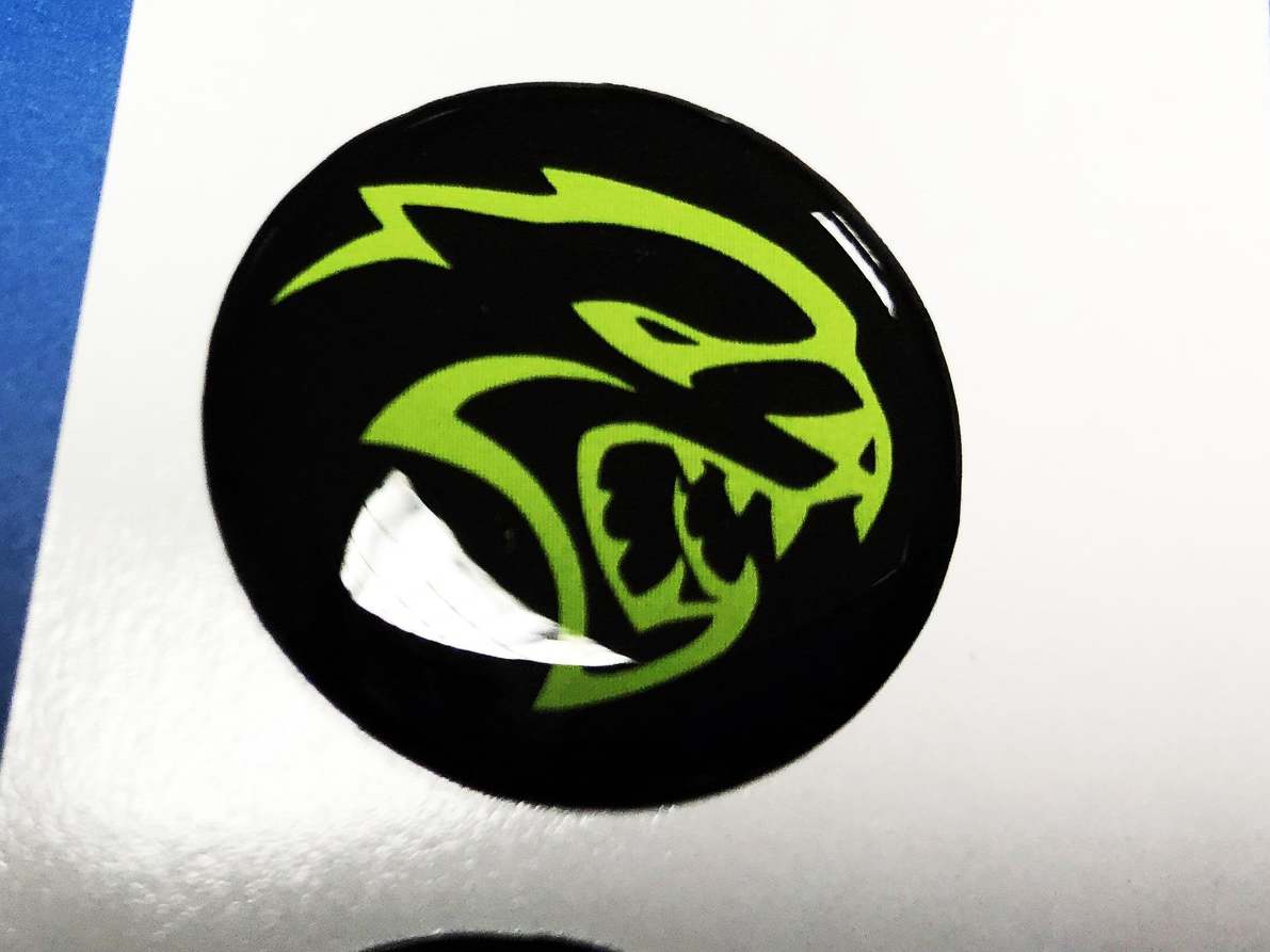 Pulsante di avvio del motore Start Stop Logo Hellcat Emblema color lime a cupola Adesivo Decal Challenger Charger Dodge
