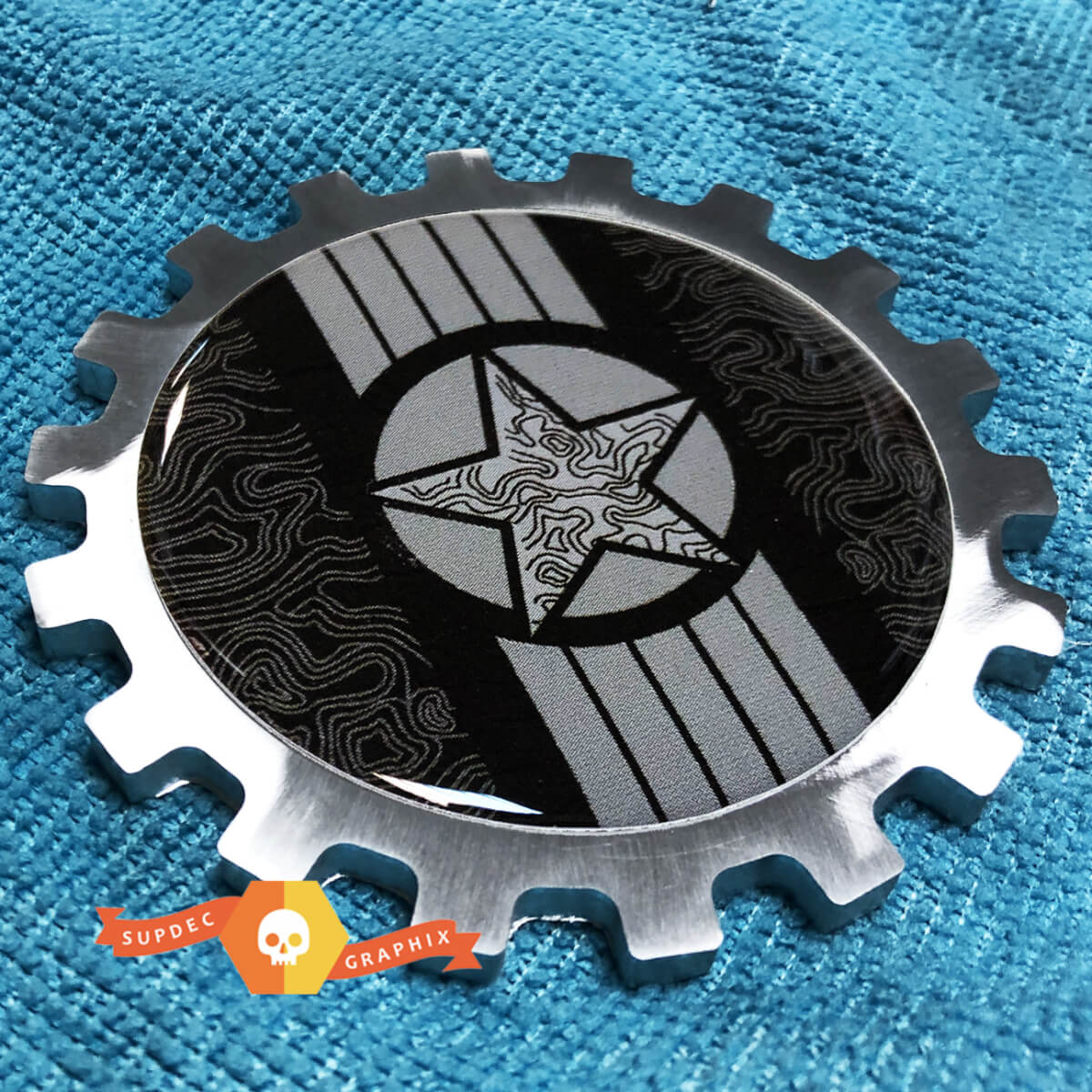 Stella militare con linee Topo Stemma in metallo e alluminio Emblema da comodino in alluminio
