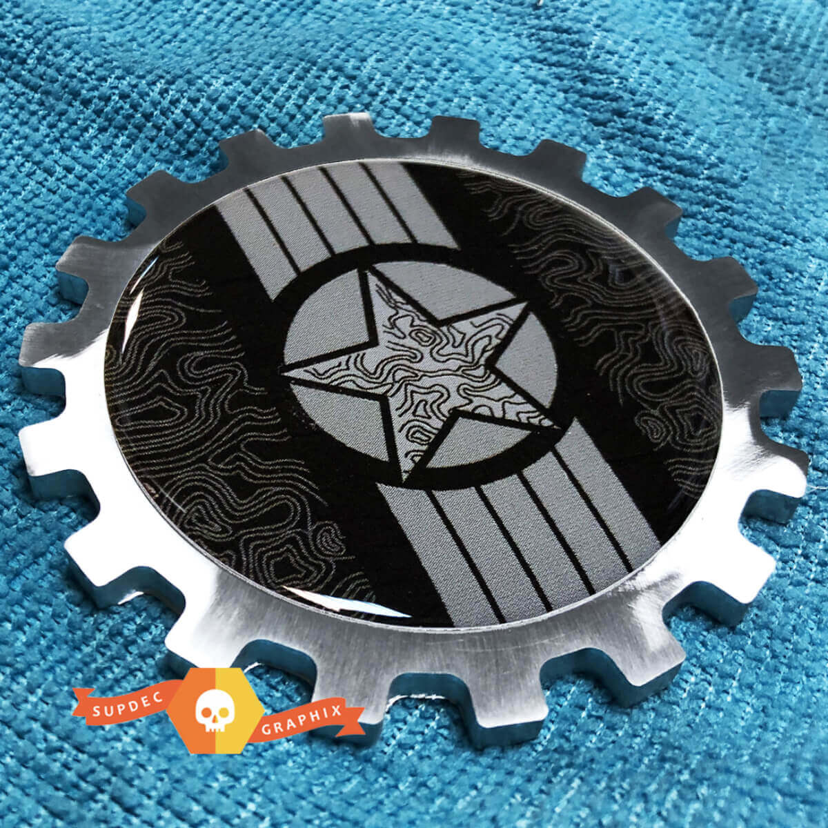 Emblema in alluminio Military Star con linee topografiche per Jeep Wrangler