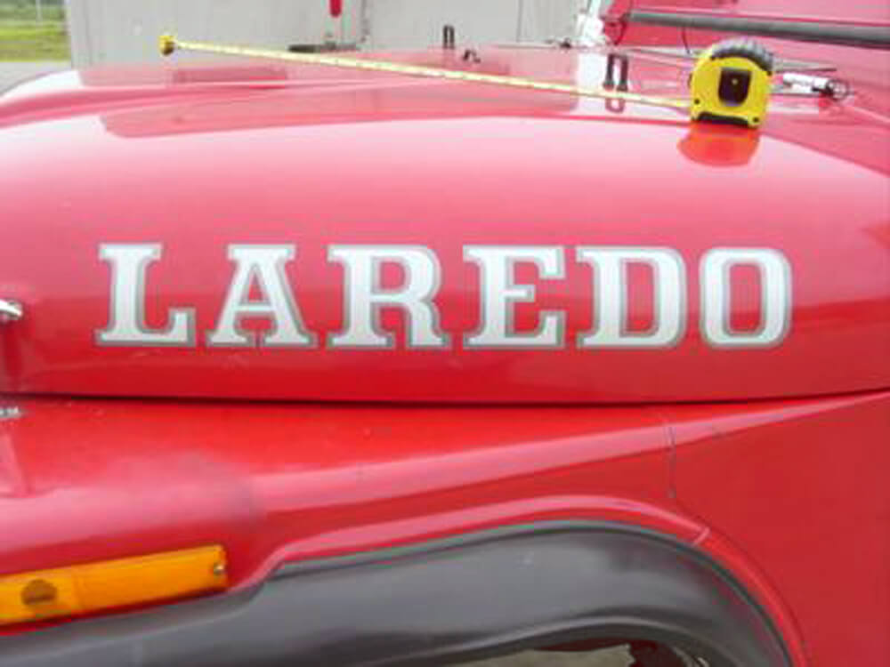 2 LAREDO Jeep Wrangler Grigio Rubicon CJ TJ YK JK XJ Colori in vinile
