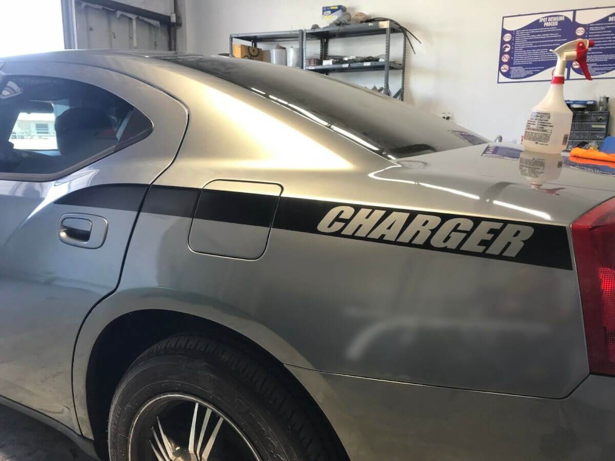 Kit decal in vinile con striscia per pannello posteriore branded per Dodge Charger 2011-14