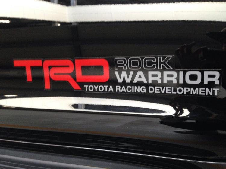 coppia TRD Rock Warrior TOYOTA adesivo decalcomania in vinile lato sviluppo corse