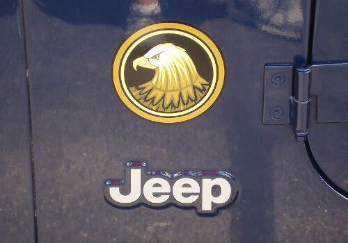 Adesivo Vinilico Rotondo Aquila Dorata per Jeep Wrangler