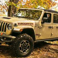 Coppia di Adesivi in Vinile per Cofano Mojave per Jeep Gladiator_2