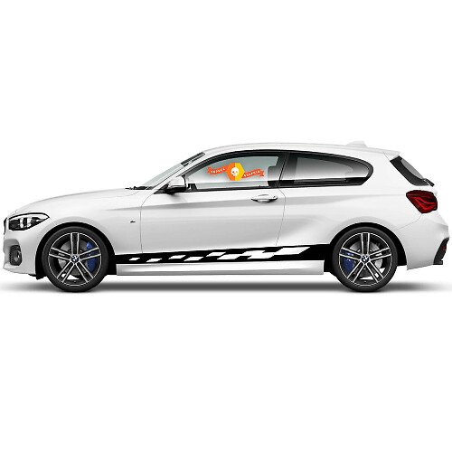 Coppia di adesivi in vinile grafici per fiancata laterale per BMW Serie 1 2015 con diamanti sulla fascia.

