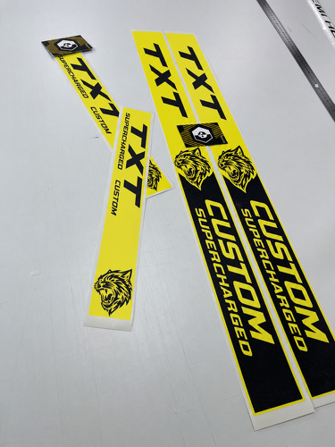 SRT Hellcat Style Yellow Black Custom TXT Cat Sill Set — Adesivo in vinile (porta) per Dodge Challenger