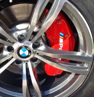 Pinza freno BMW M Power 2 dimensioni M colori X8 adesivo adesivo resistente al calore logo 2 dimensioni
