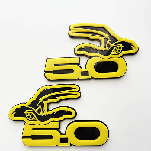 Stemma per parafango COYOTE 5.0 Stemma 3D Nero vs Giallo 2
