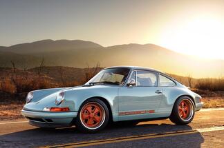 Porsche 911 decalcomania con logo a strisce laterali classiche bicolore stile cantante
