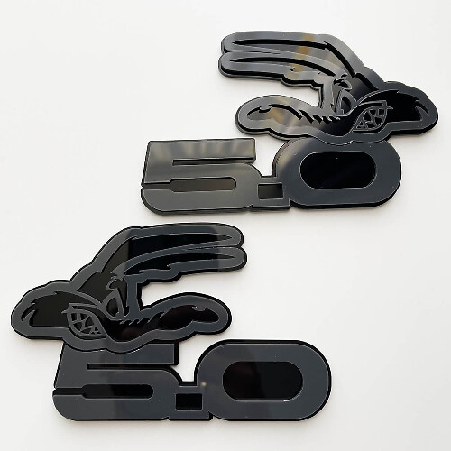 Stemma per parafango COYOTE 5.0 Stemma 3D Nero vs Grigio 2
