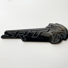 Stemma SRT 3D Emblema badge parafango nero vs grigio
 3