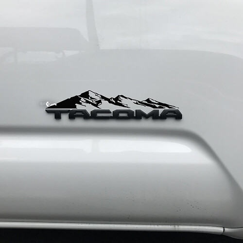 Adesivo decalcomania Toyota Tacoma Mountains sul distintivo Tacoma 2
 1