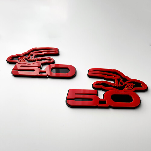 Stemma 3D per stemma parafango COYOTE 5.0 nero vs rosso
