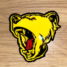 Orso Grizzly lingua rossa Distintivo 3D Emblema dei distintivi del portellone posteriore del parafango
 2