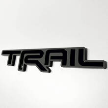 Distintivo parafango posteriore TRAIL 3D 2 pezzi per Toyota TRD 5
