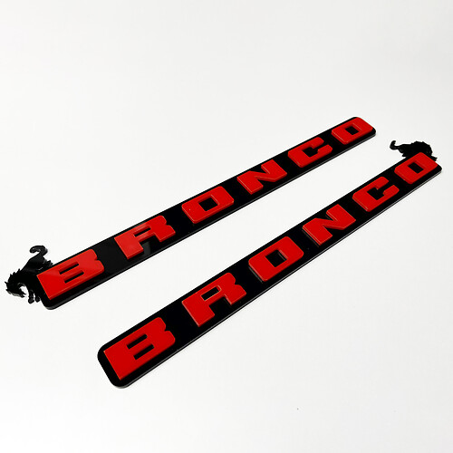 Bronco Fender Badge sulla griglia anteriore Emblema del portellone posteriore Badge 3D Nero vs Rosso
