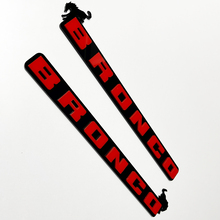 Bronco Fender Badge sulla griglia anteriore Emblema del portellone posteriore Badge 3D Nero vs Rosso
 4