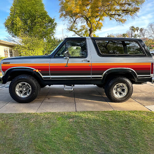 Coppia di adesivi in vinile con strisce retrò vintage per portiere laterali per Ford Bronco 1984
