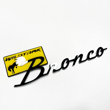 BRONCO Wildtrak Fender Badges Emblema del portellone emblema 3D Black Vs Red
 2