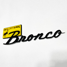 BRONCO Wildtrak Fender Badges Emblema del portellone emblema 3D Black Vs Red
 3