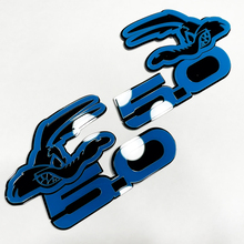 Coyote 5.0 BADGI FENDER EMBLEGGIO BADGE 3D NERO VS BLU
 4