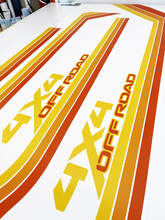 Kit grafici - Adesivo in vinile a strisce retrò vintage 4x4 Off-Road per GMC Suburban del 1991
 2