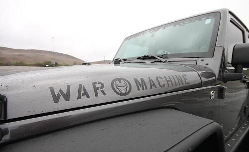 Coppia di adesivi in vinile per cofano War Machine per Jeep Wrangler