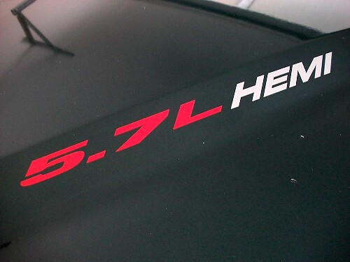 Coppia di adesivi cofano stile 5.7L HEMI per Dodge Ram, Charger, Challenger