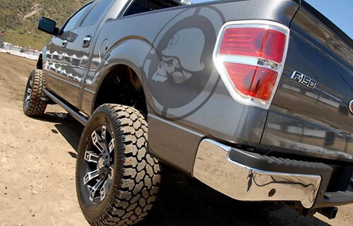 Adesivo Vinile da Comodino Metal Mulisha Teschio con Casco per Dodge Ram 1500