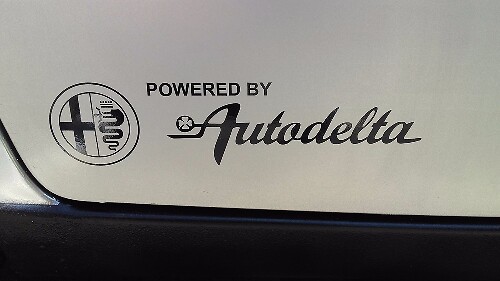 Kit di adesivi laterali in vinile Powered by Autodelta per Alfa Romeo Spider Giulia