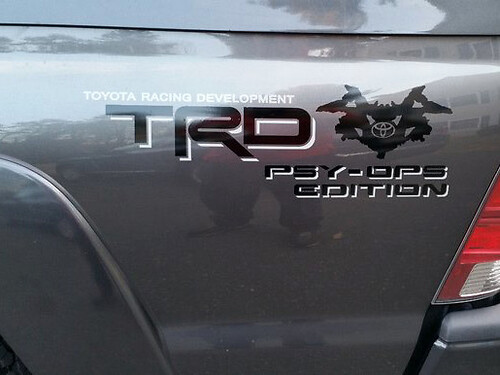 Adesivo Vinilico TRD Psy-Ops Edition per Fiancata Toyota Tundra