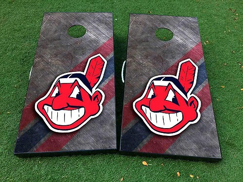 Set di adesivi in vinile per corn hole alla maniera della mascotte del baseball di Cleveland