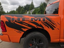 Grafica adesiva in vinile laterale a effetto spruzzo HEMI per Dodge Ram_2