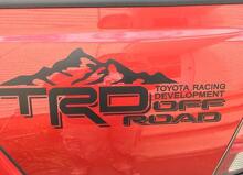 2 TRD Toyota Tacoma Tundra Decalcomanie Vinile Adesivo off road grafica 4x4 2